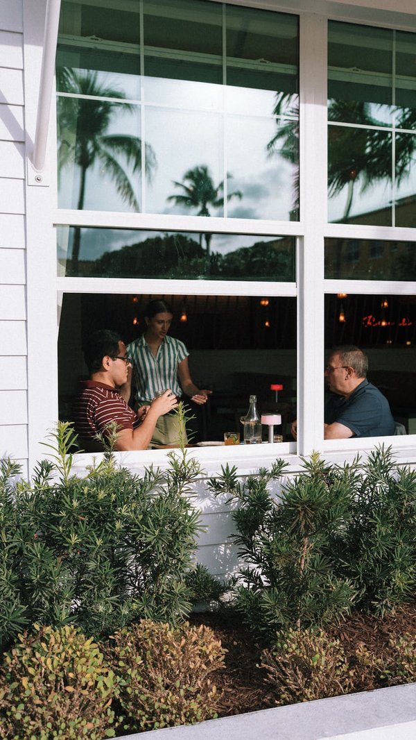 Vitrerie urgente à paris : trouvez votre artisan vitrier idéal